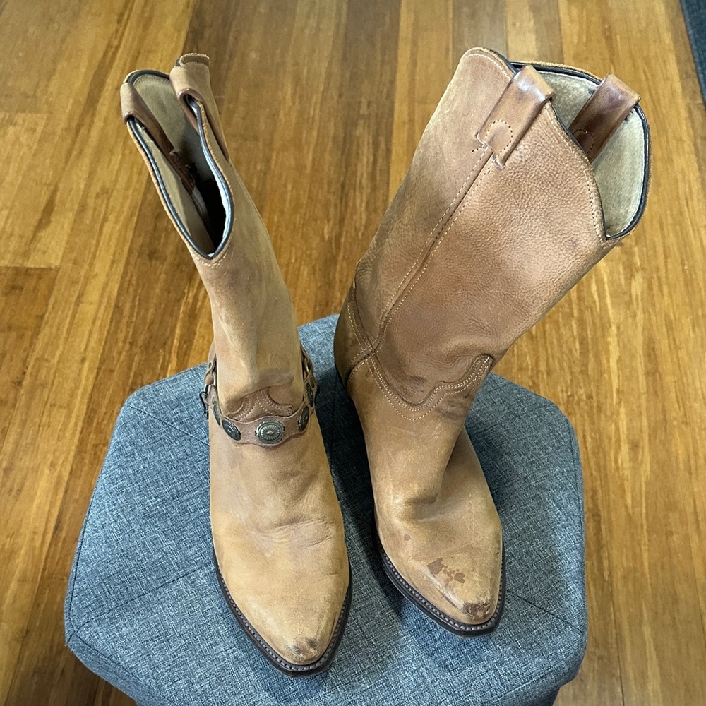 LAST CHANCE OFFER: Tan Leather Cowboy Boots